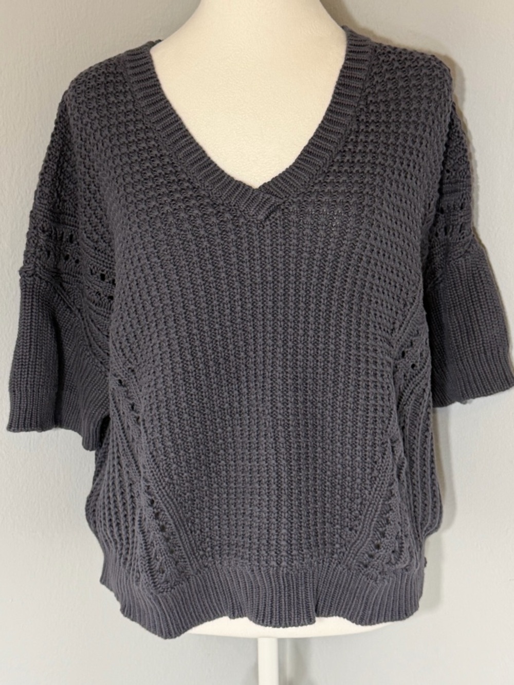 SUNDANCE Navy/Charcoal V‑Neck Textured Knit Short Sleeve Sweater Size Large